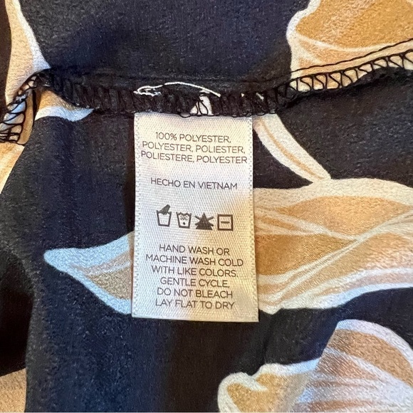 Floral Black and Cream Women's Robe - Picture 6 of 9